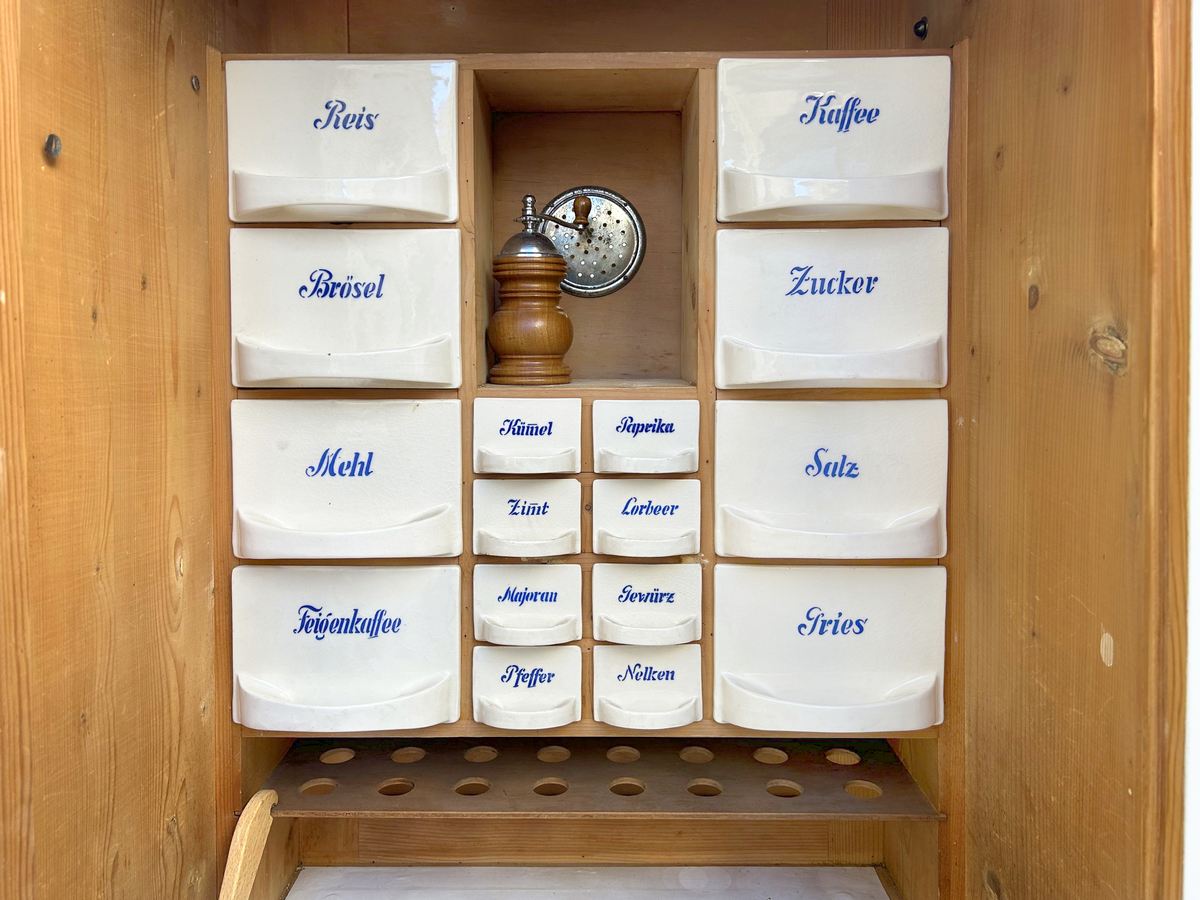 küchenschrank antiker Vorratsschrank Vintage Küchenmöbel Keramikschüttenregal creme MidCentury Deutschland