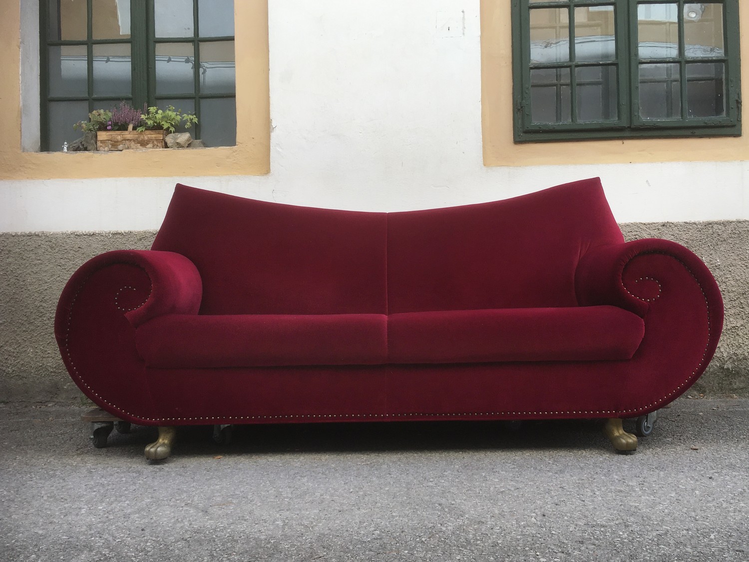 BRETZ GAUDI Sofa Couch 3-Sitzer rot Typ F210 Tatzenbeine Designsofa