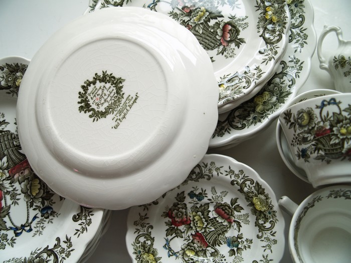 Staffordshire Ridgway Old English Bouquet Suppen-Teller grün
