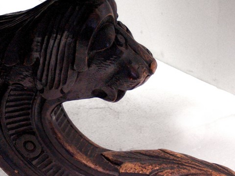 antiker Tisch Löwen