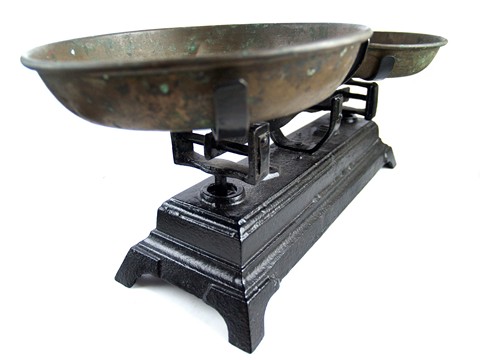 Küchenwaage antik Gusseisen