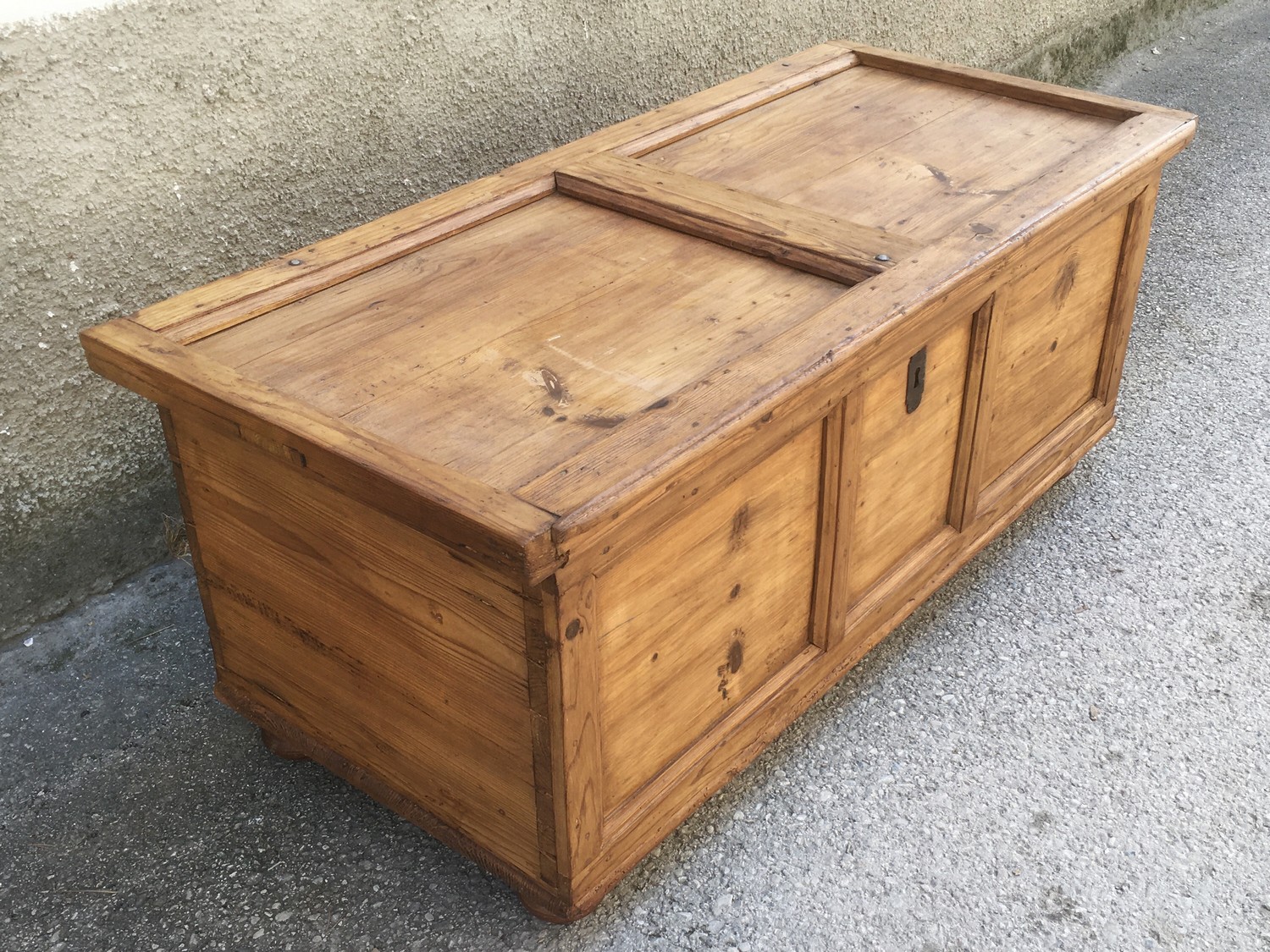 Truhe Landhaus Weichholz antik groß Flachdeckel Kiste groß