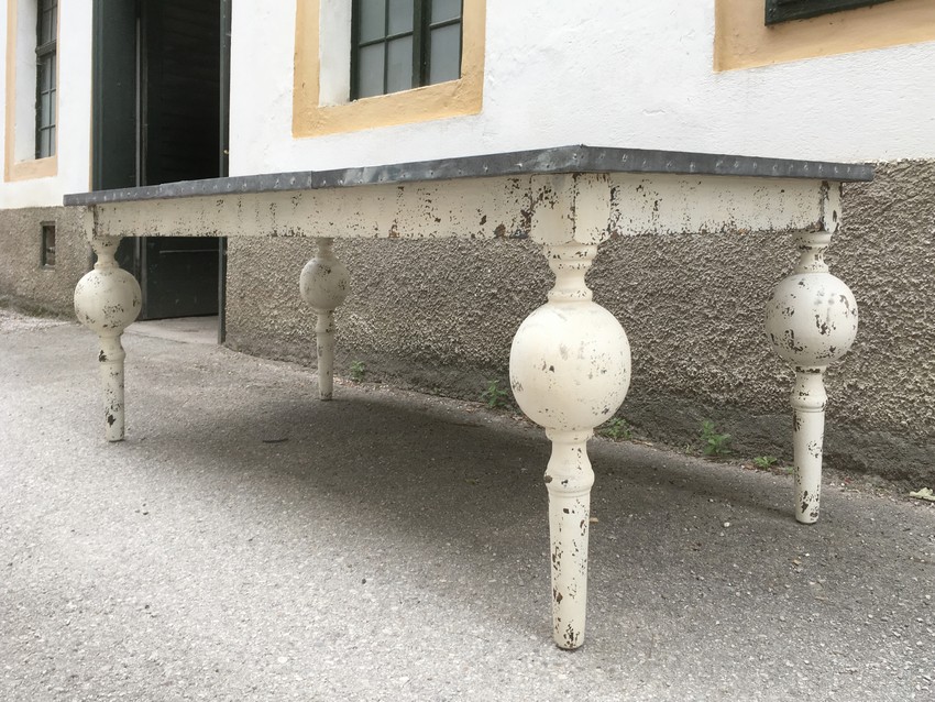 Tisch weiß groß alt Metall Holz creme