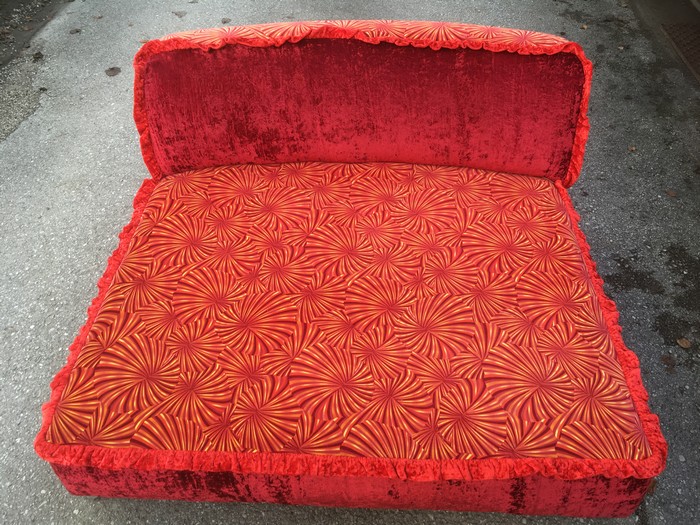 Bretz Sofa Loveseat rot