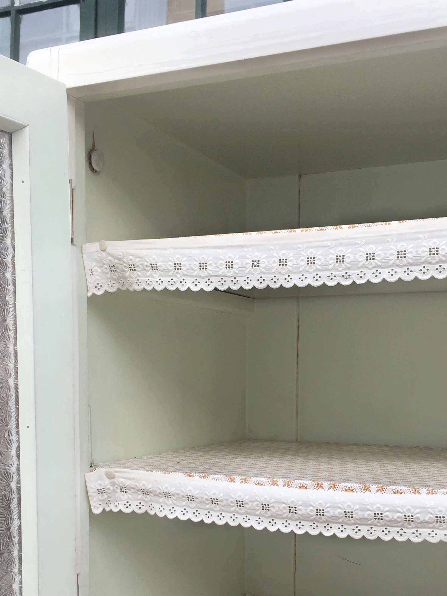 Kredenz Küchenschrank Vintage Retro dreiteilig creme MidCentury Vorratsschrank Anrichte