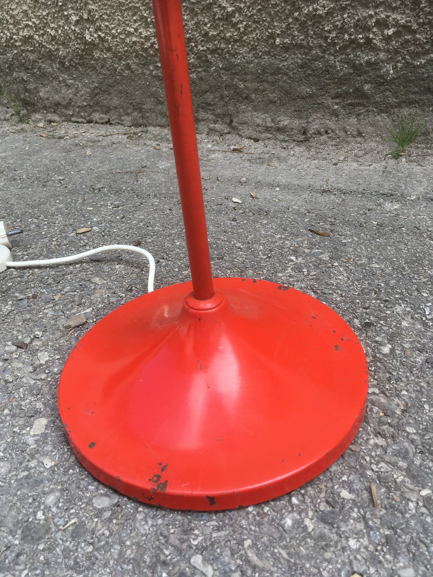 Retro Stehlampe rot orange 70er-Jahre 60er-Jahre Midcenture Glaskugeln Metall Kronleuchter Design