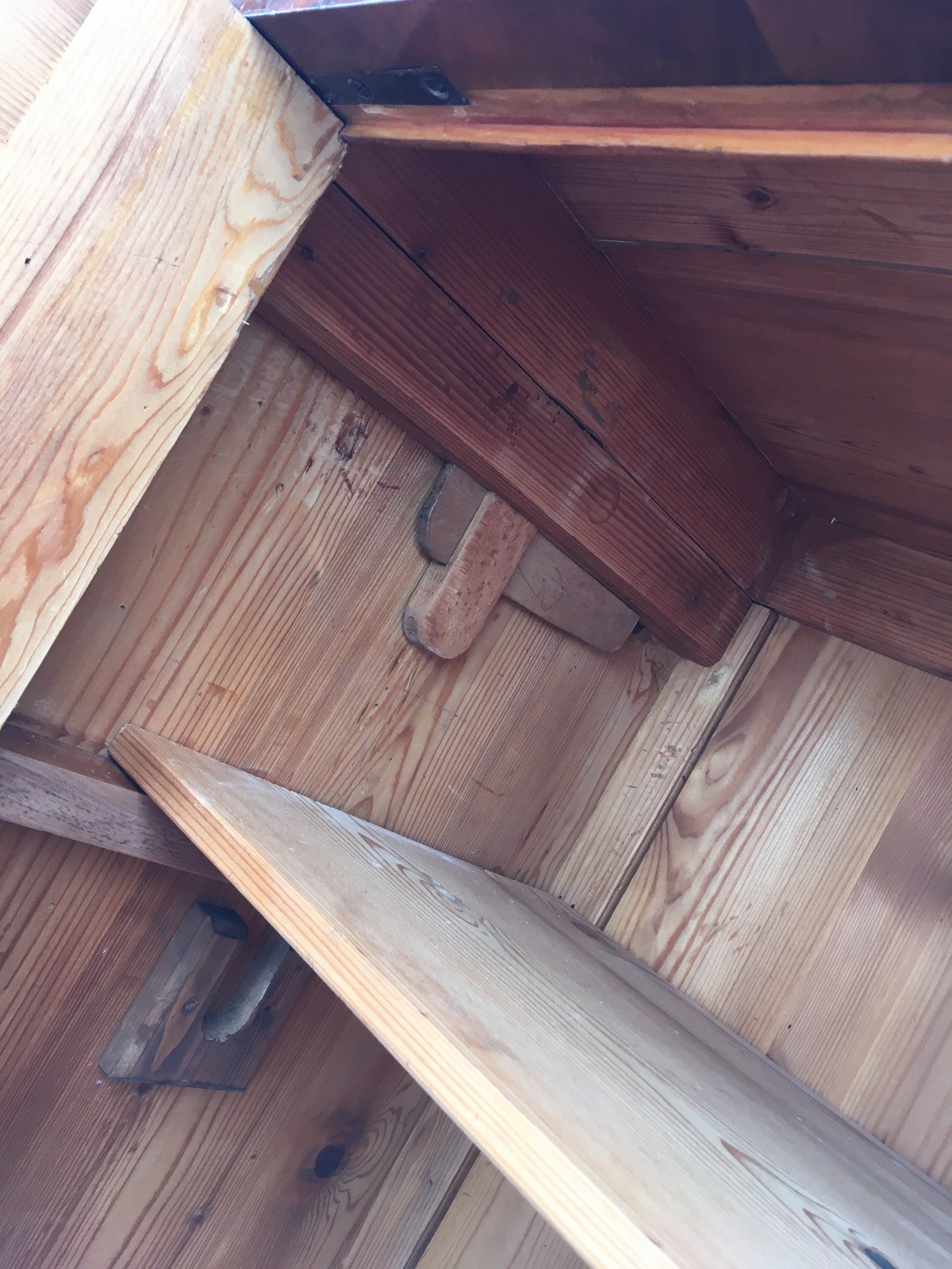 Biedermeier Schrank Keilschrank Hallenschrank zerlegbar Nussholz Original