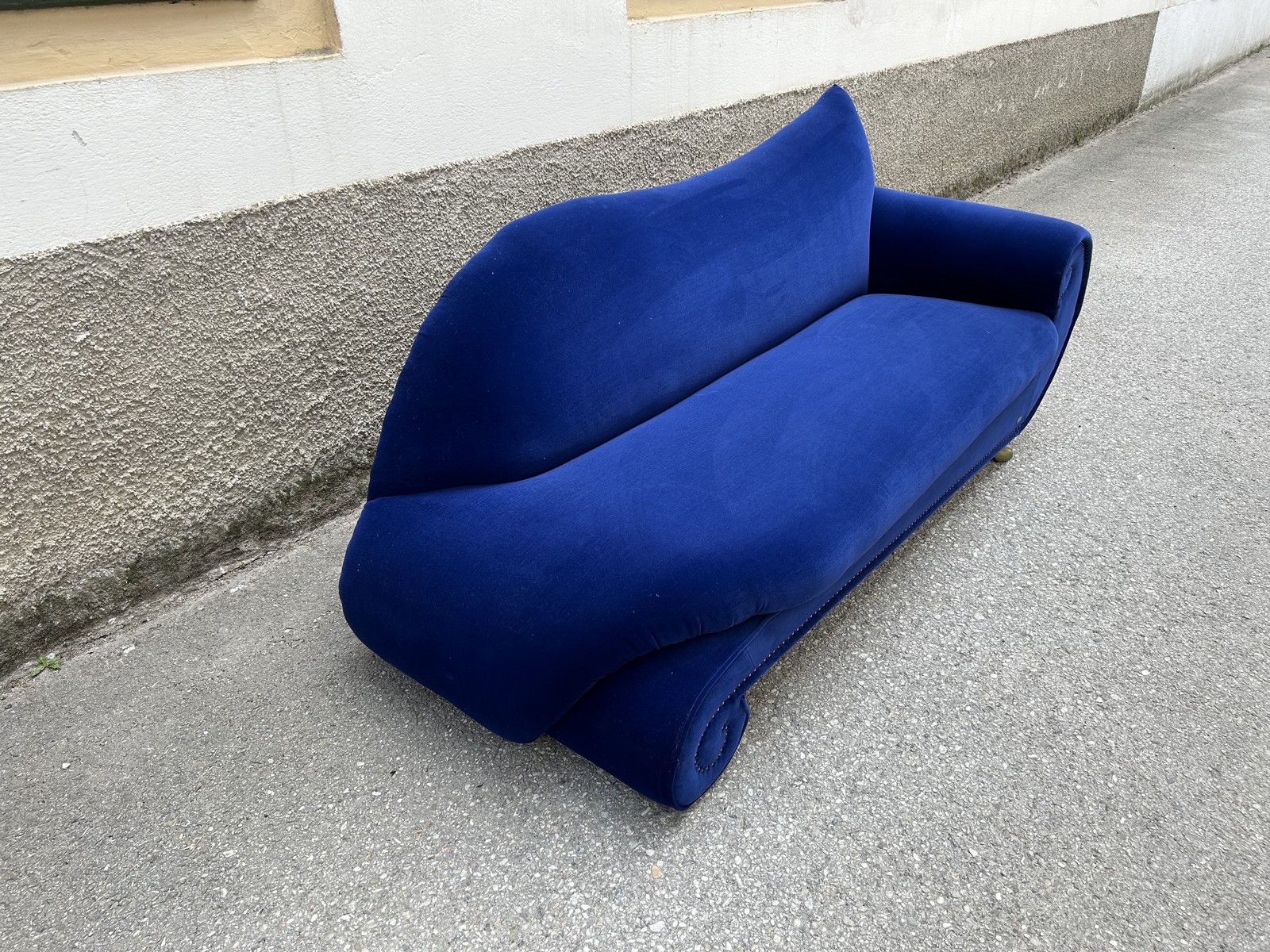 BRETZ Sofa Gaudi Recamiere X210re blau Velours neuwertig Tatzenbeine mattgold