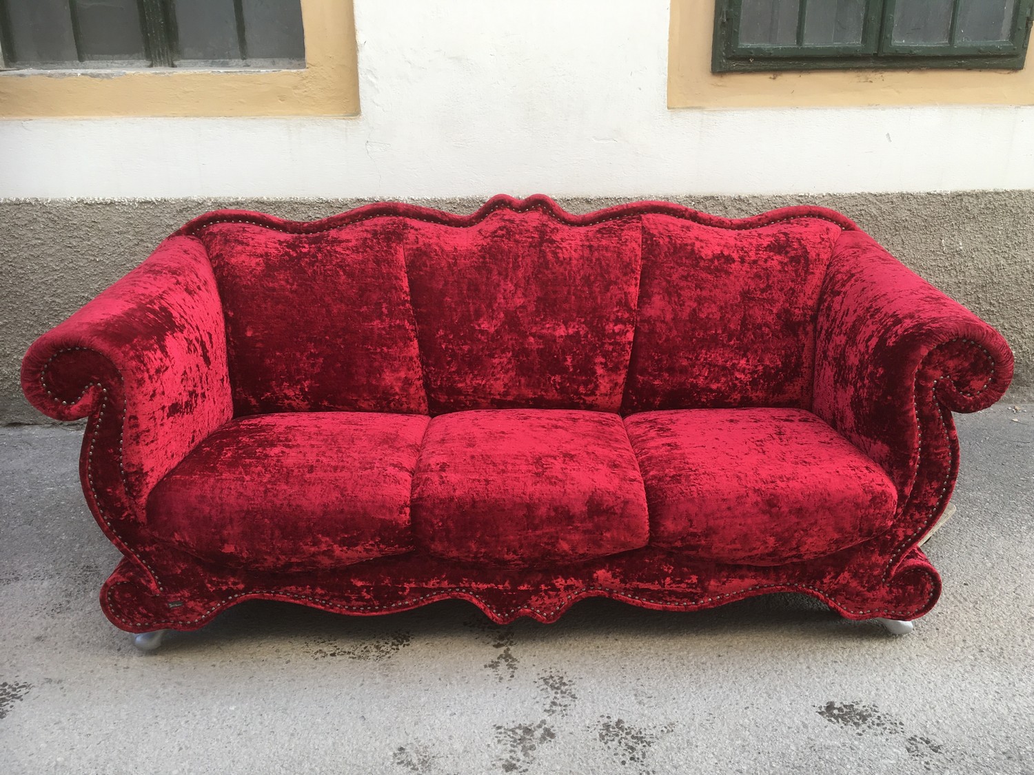 Bretz Sofa rot Emily Designmöbel Samtstoff Sale Barock