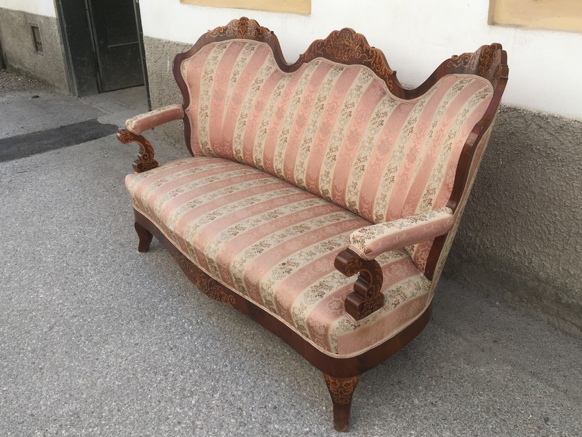Sofa antik gepolstert