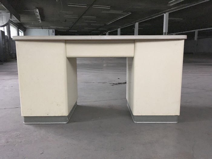 MetallSchreibtisch Vintage Creme