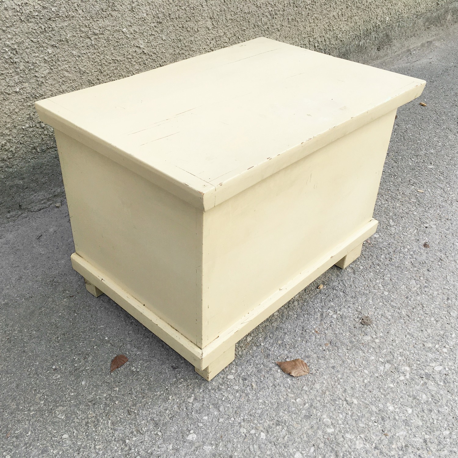 Truhe Vollholz Midcentury Truhenbank creme Küche