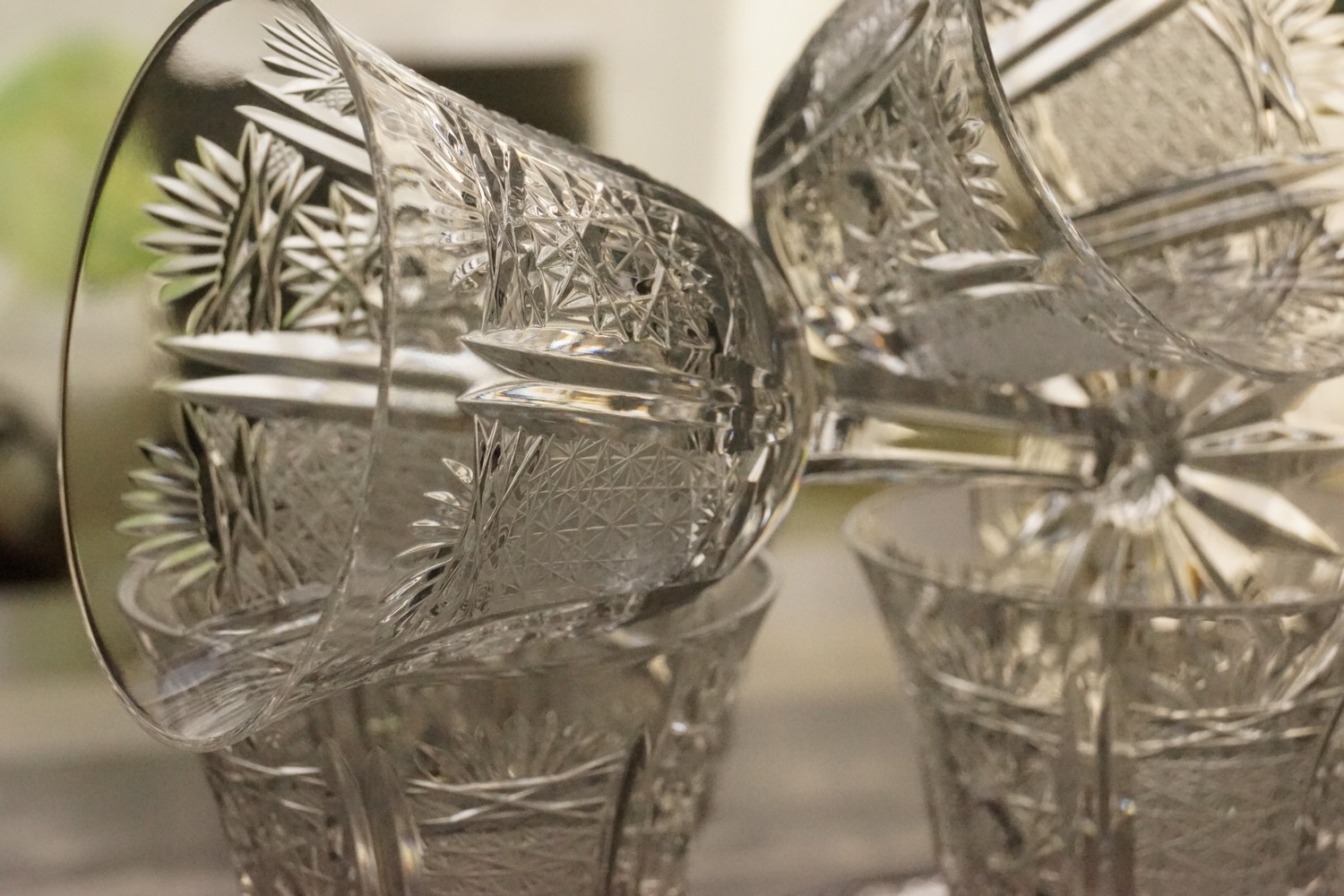 Bleirkristall Gläser geschliffen Vintage neuwertig vitrinengepflegt Likör Schnaps