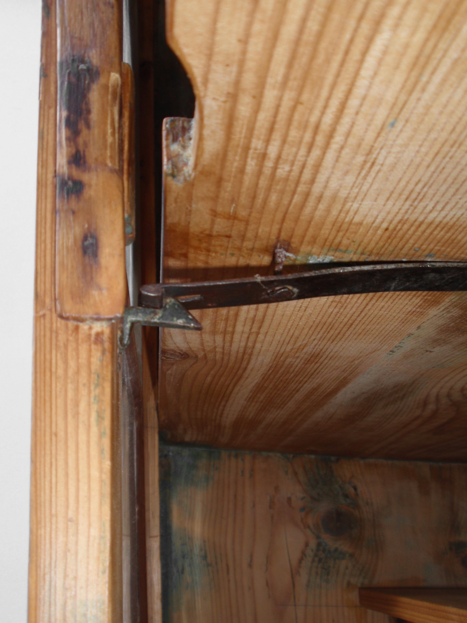 Küchenschrank antik