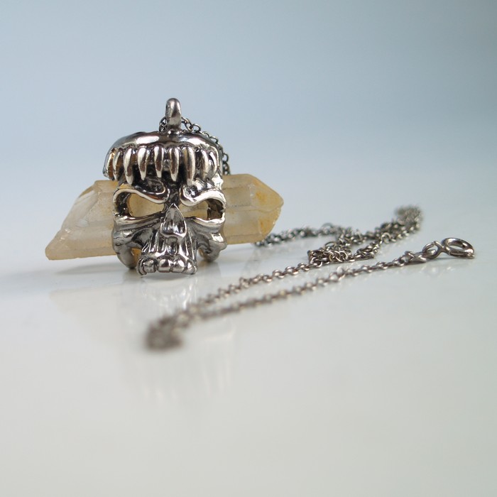 Totenkopf Silber 925 Anhänger Edelstein Quarz + Silberkette handgefertigt Totenkopf Silber 925 Anhänger handgefertigt Edelstein Quarz + Kette Design Einzelstück