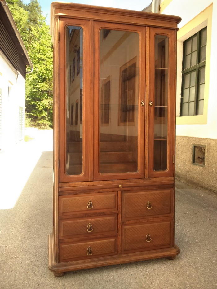 Antiquität Vitrine