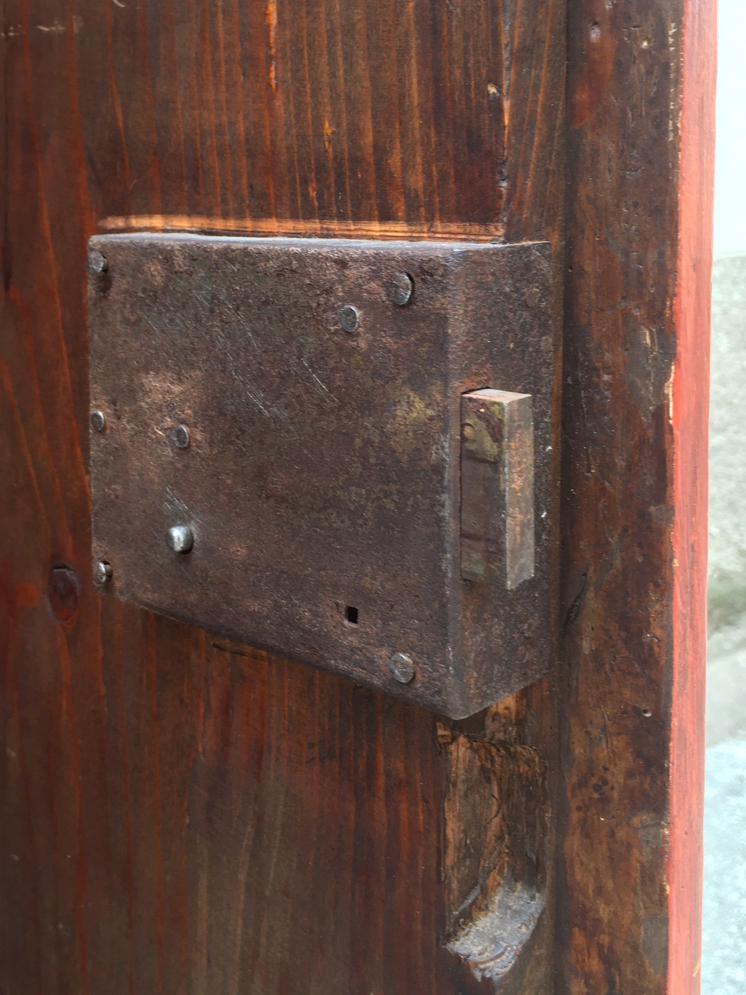 Bauernschrank Schrank aus Altholz bemalt sakrale Bildmotive