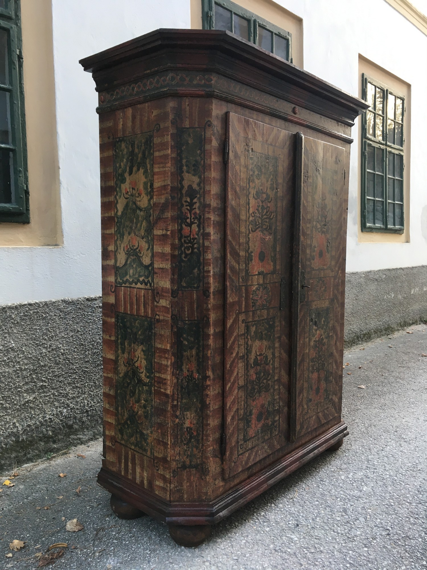 Bauernschrank bemalt antik um 1800 Kleiderschrank Schrank Bauernkasten provinziell