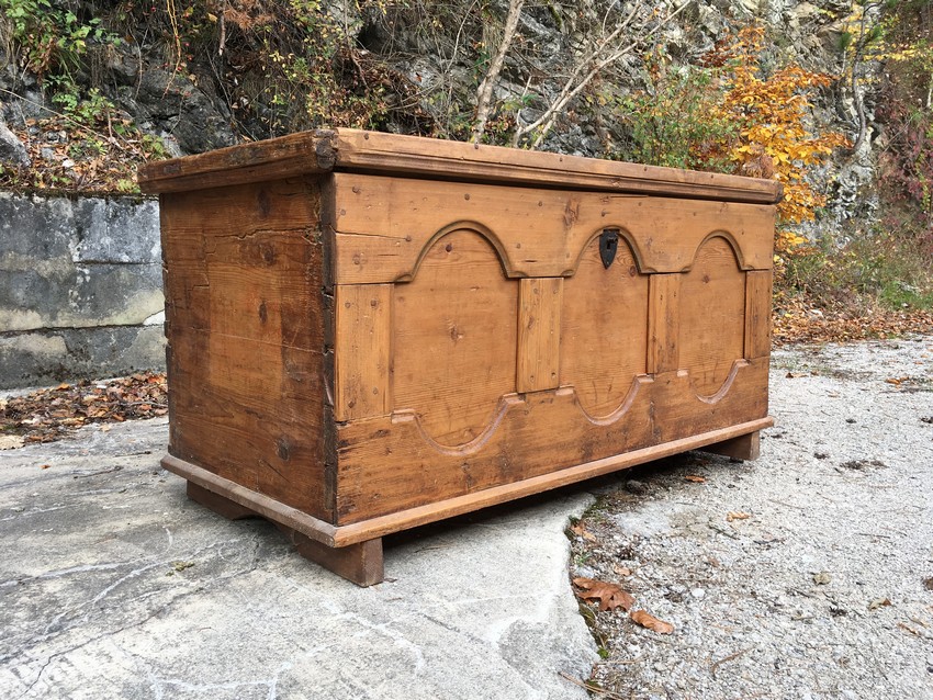 Weichholz Truhe alt