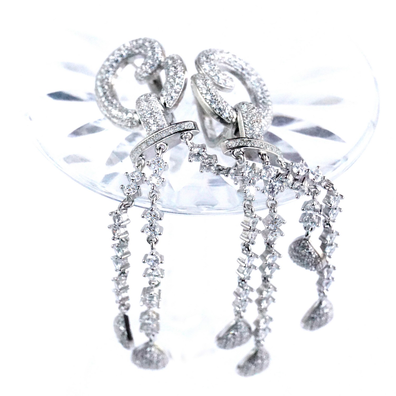 Ohrstecker Silber 925 unzählige Zirkonia Steine funkelnde Herzen Ohrstecker Silber 925 Zirkonia Steine Herzen