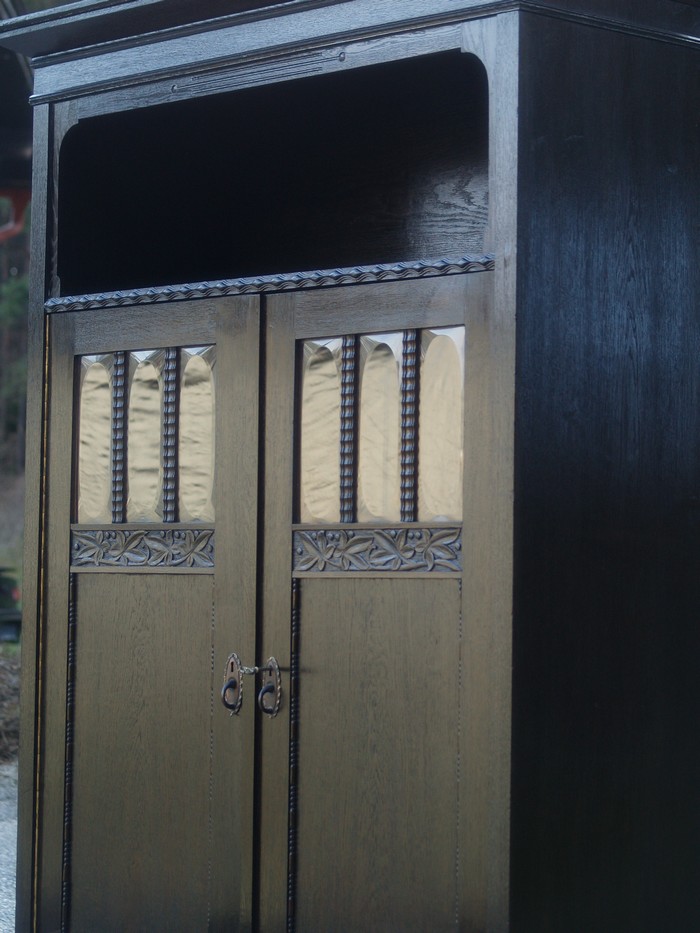 Jugendstil Schrank schwarz
