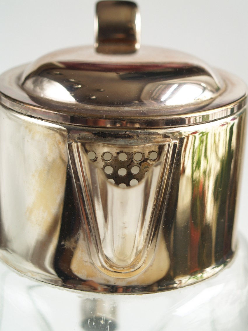 Karaffe antik Bleikristall Metall silberne Montur Sieb