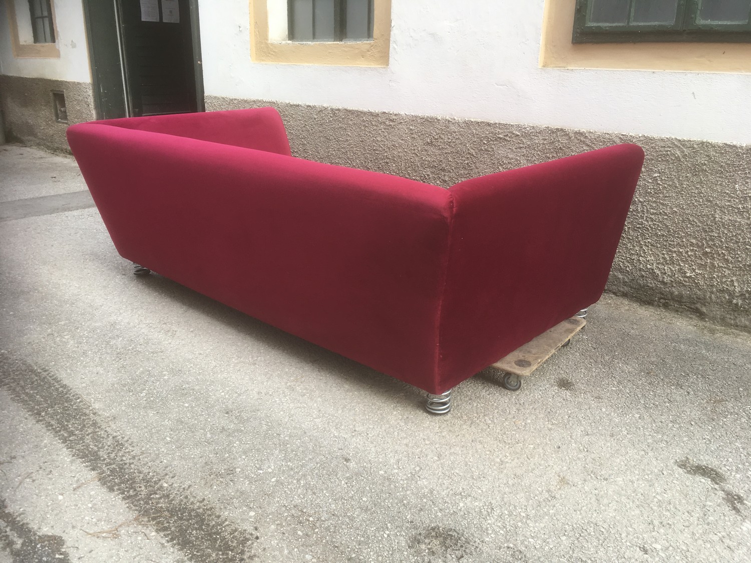 Sofa Bretz Monster bordeaux rot Design Viersitzer Federbeine