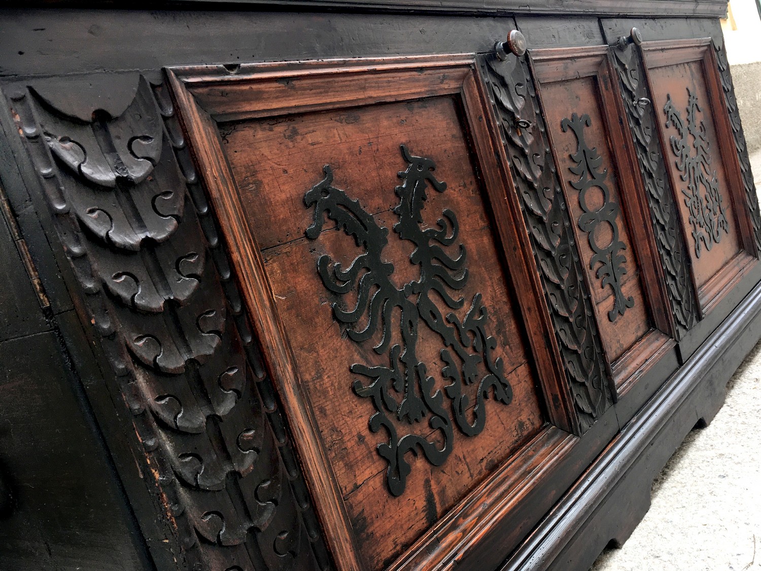 Herrschaftliche Truhe Kommode antik Zirbe massiv ca. 1700 - 1750 restauriert