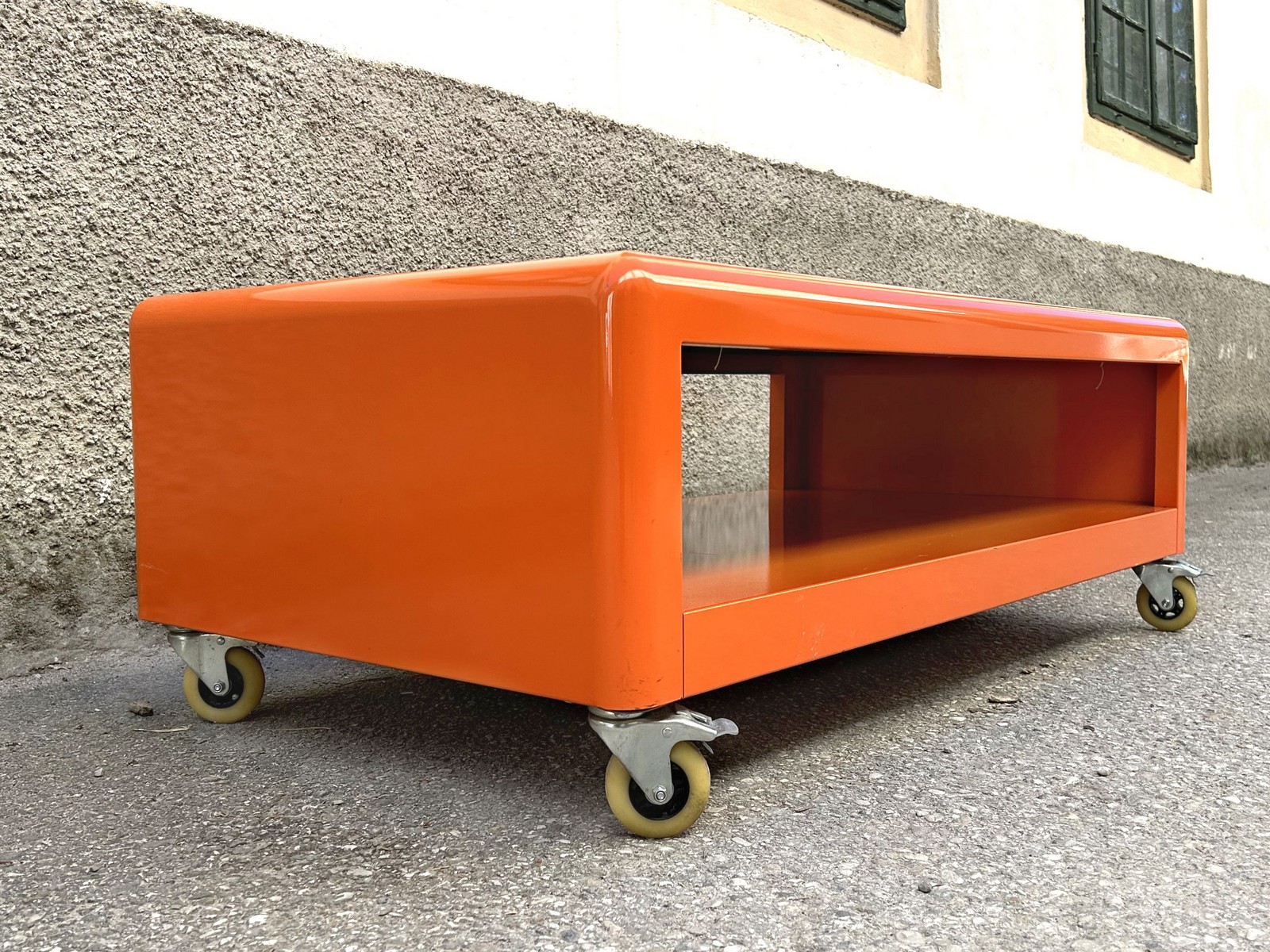 Bretz Sofatisch Couchtisch Metallmöbel Design Pop Art Keith Haring Bretz Couchtisch Metallmöbel Design Pop Art Keith Haring