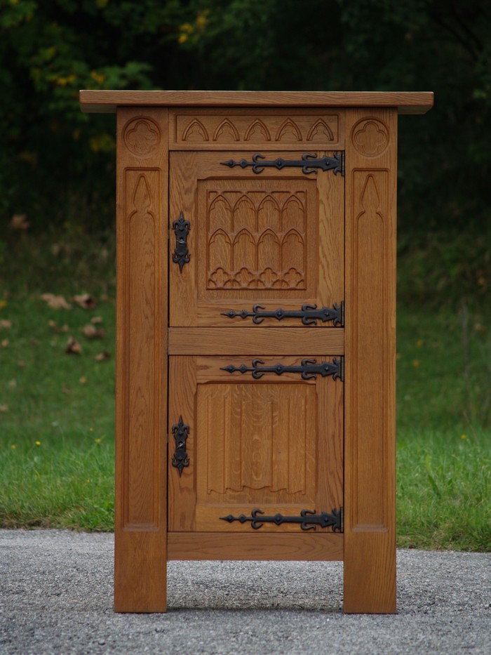 Schrank massiv