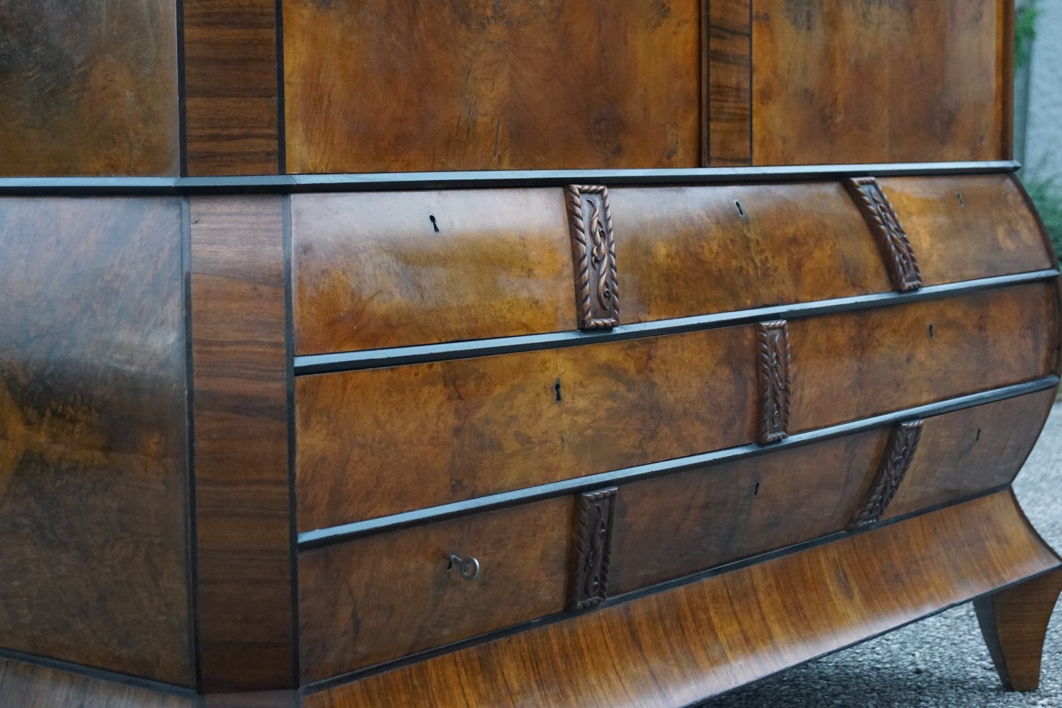 Schrank antik Massiver Ladenschrank Kasten großer Herrenschrank Artdeco 30er-Jahre Kleiderschrank Furniert Antiquität kaufen Shop