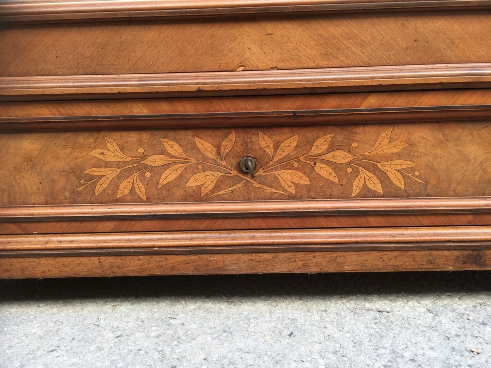 Intarsien Schrank antik