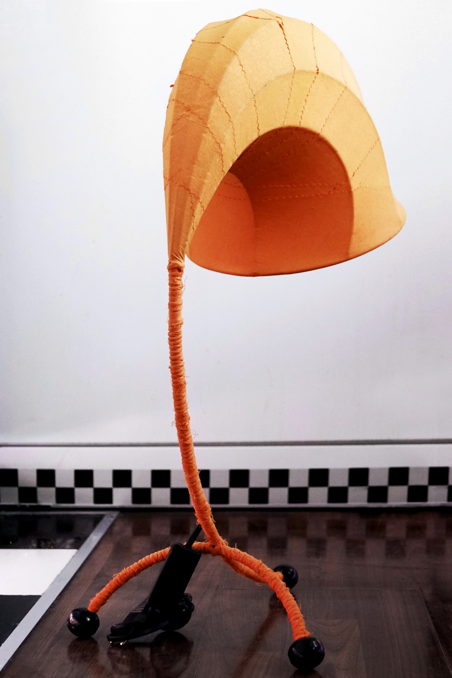 original Retro Stehlampe orange Panton Design