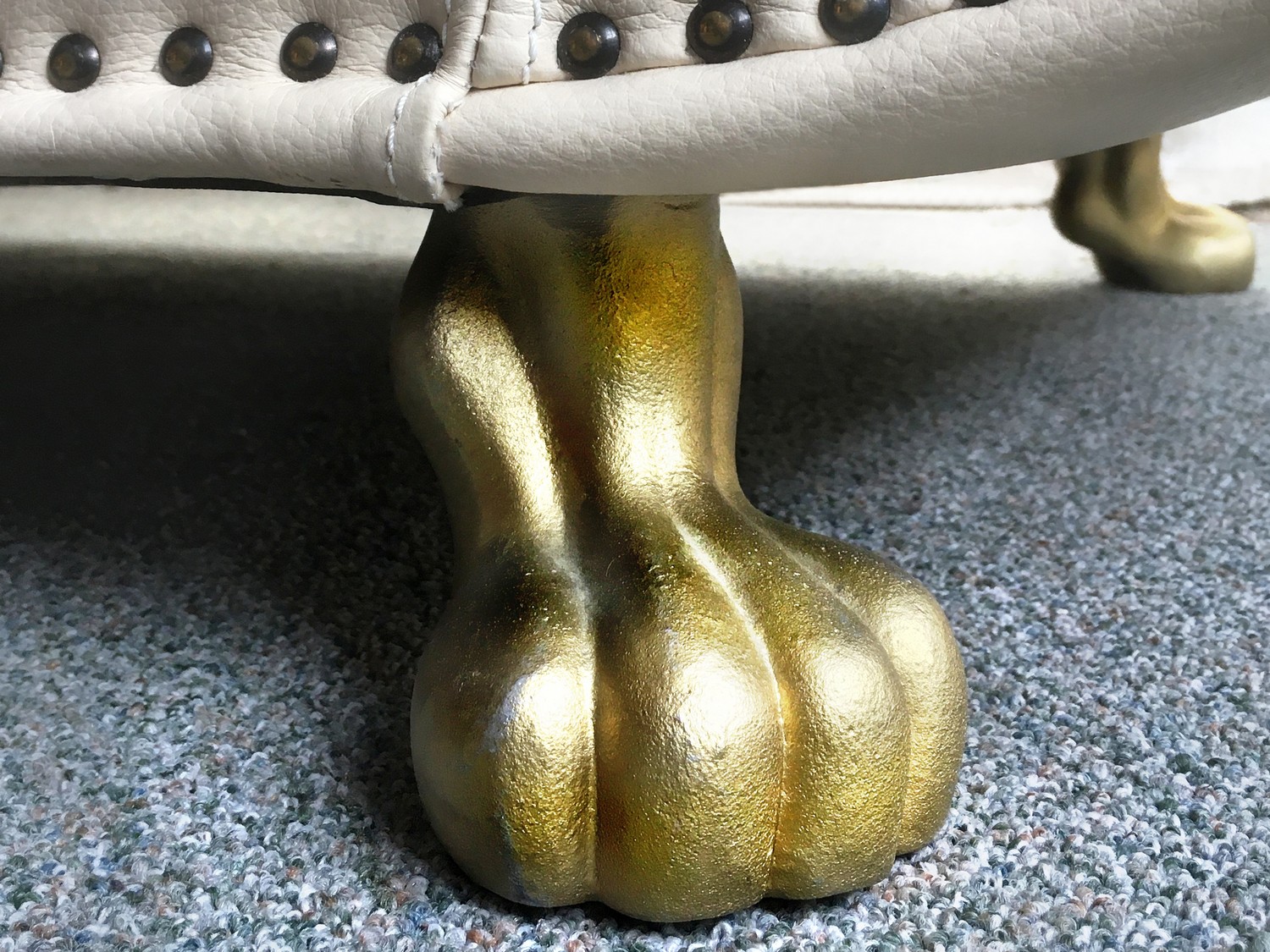 Sofafüße Löwentatzen gold