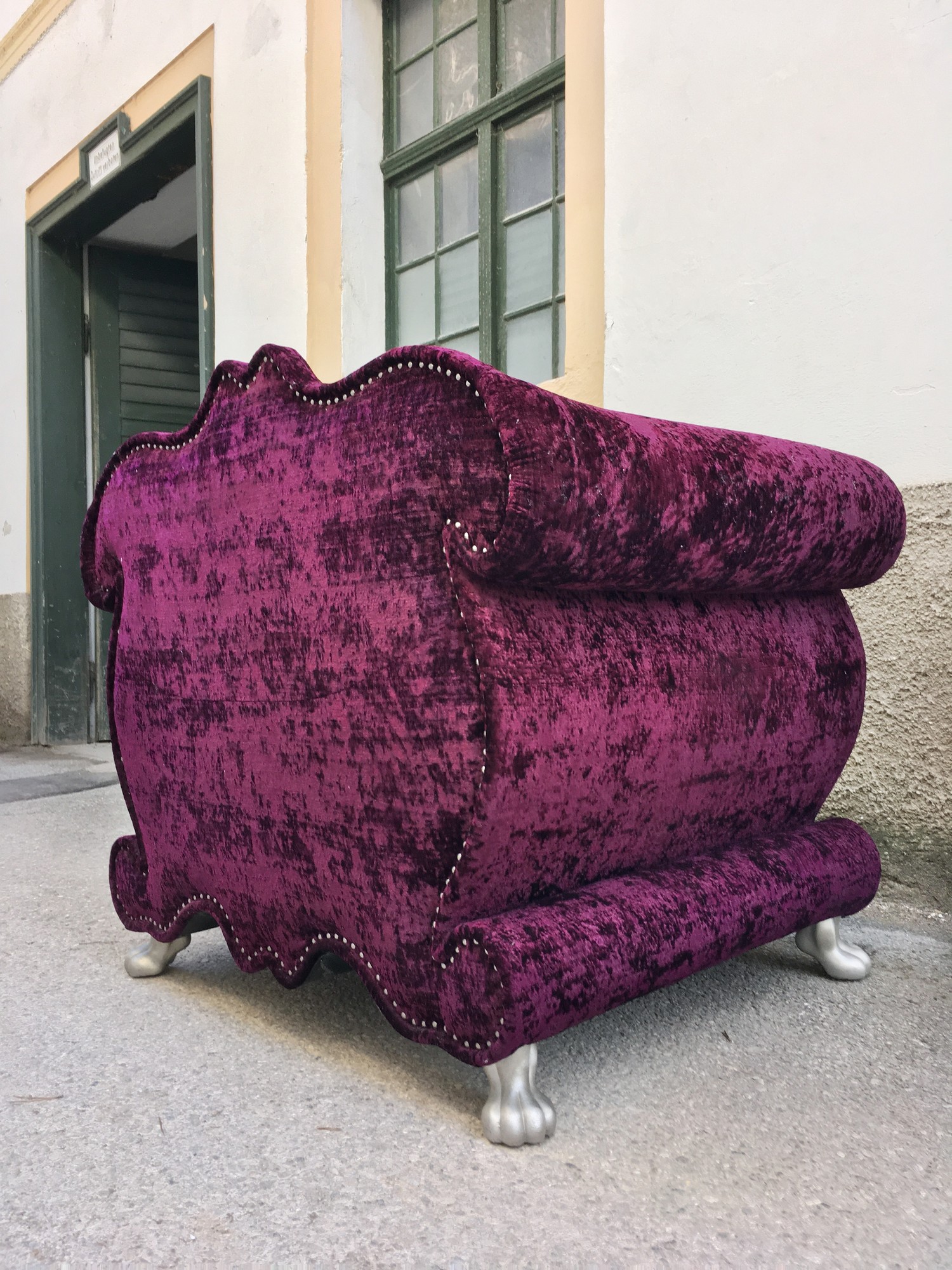 Bretz Sofastuhl Stuhl Emily Sessel Gaudi Ohlinda Barock Schimmersamt violett lila grau Löwentatzen Füße