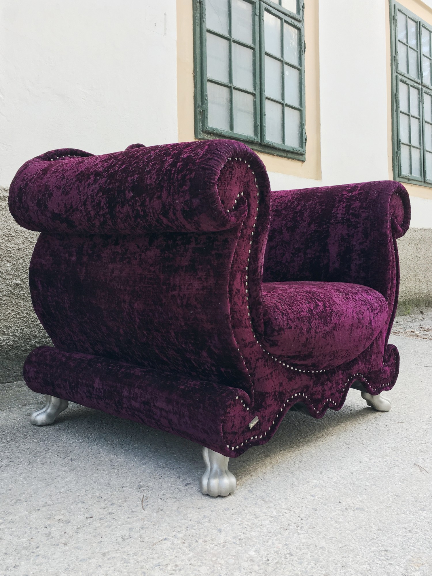 Bretz Sofastuhl Stuhl Emily Sessel Gaudi Ohlinda Barock Schimmersamt violett lila grau Löwentatzen Füße