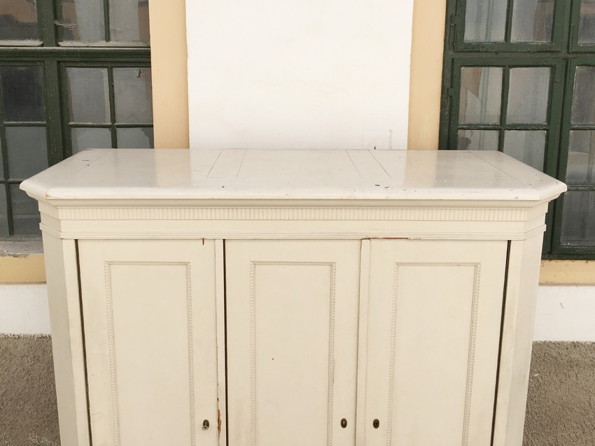 Jugendstil Schrank Creme Vintage antik Diele Kinderzimmer