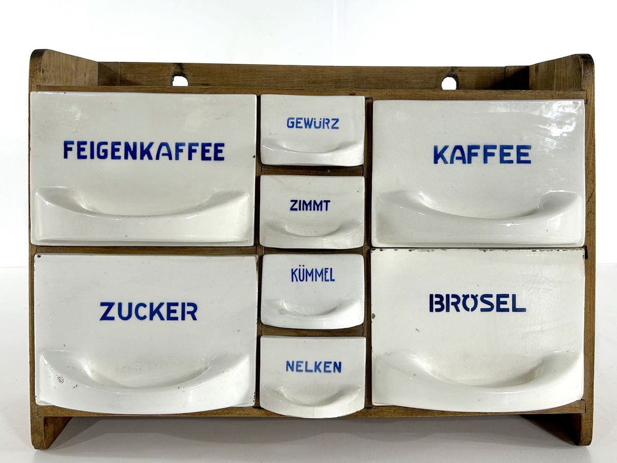 Wilhelmsburger Schüttenregal mit acht Keramikschütten Vintage