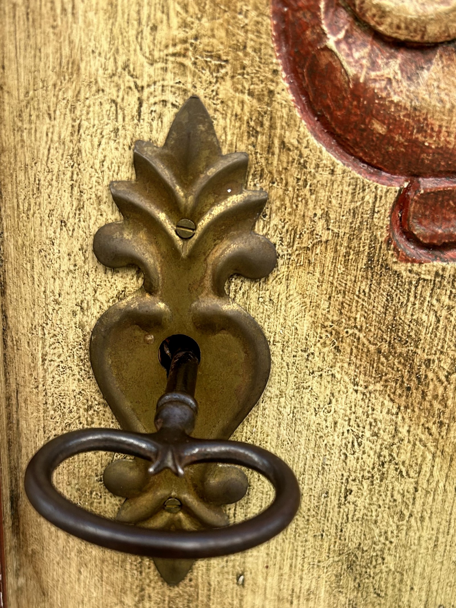 Kleiderschrank handbemalt