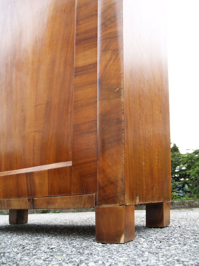 Kleiderschrank Nussholz