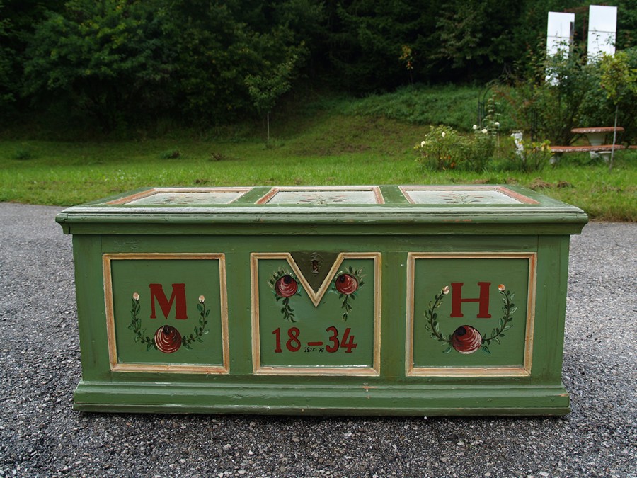 Bauerntruhe antik grün bemalt