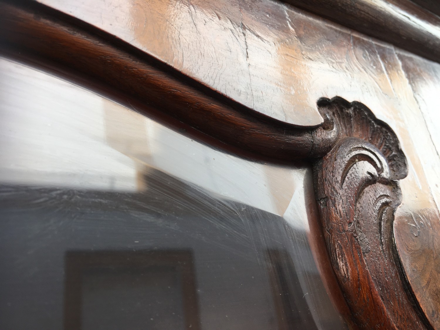 Vitrinenschrank Bücherschrank Antiquität antik Möbel Satyr Fratze Faun Ziegenfüße Möbel Neobarock