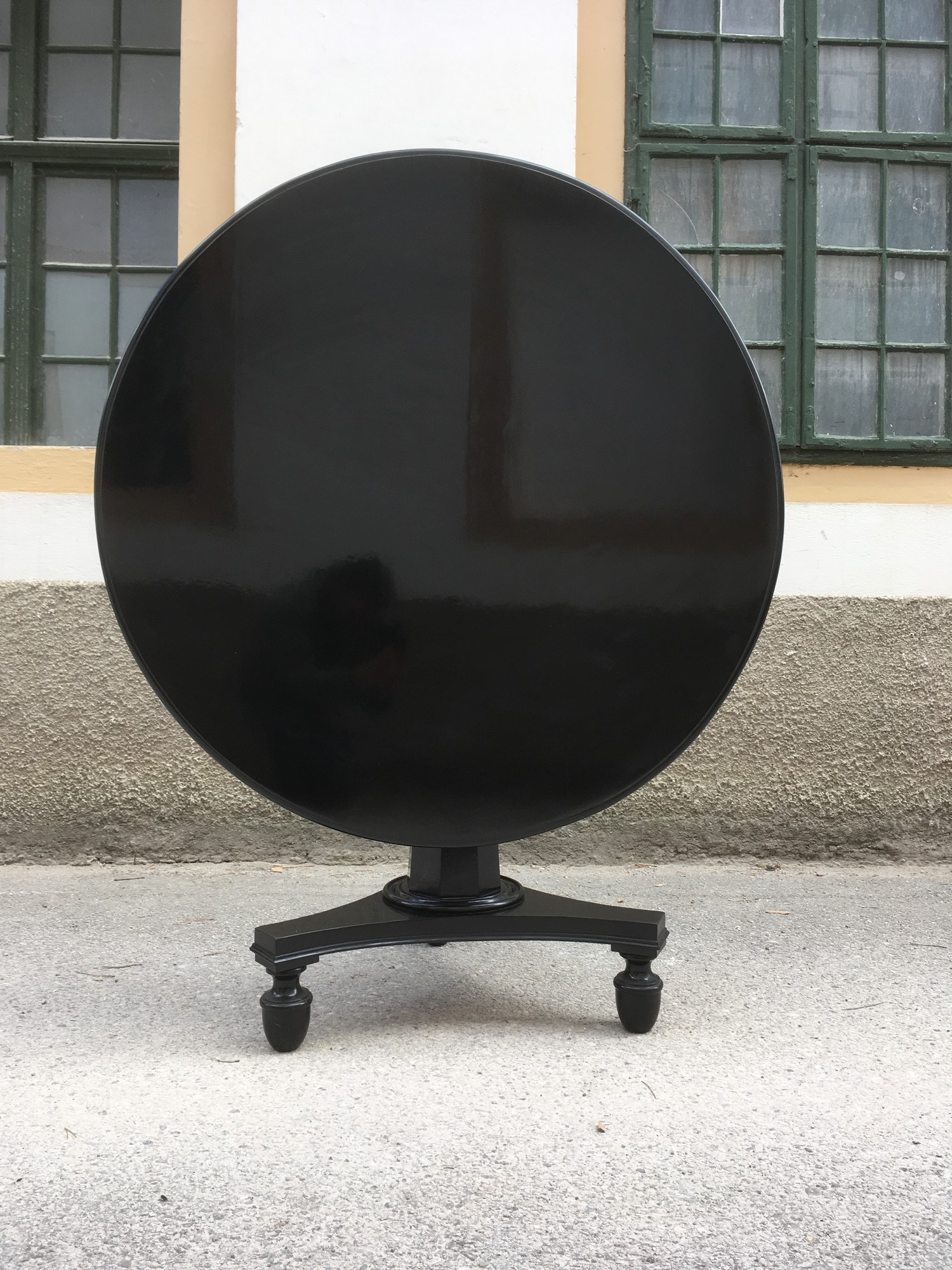 Tisch antiker runder Esstisch klappbar Speisetisch schwarz restauriert Empire Jugendstil Biedermeier Vollholz Antiquität