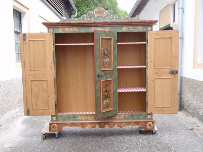 Voglauer Kleiderschrank grün Anno