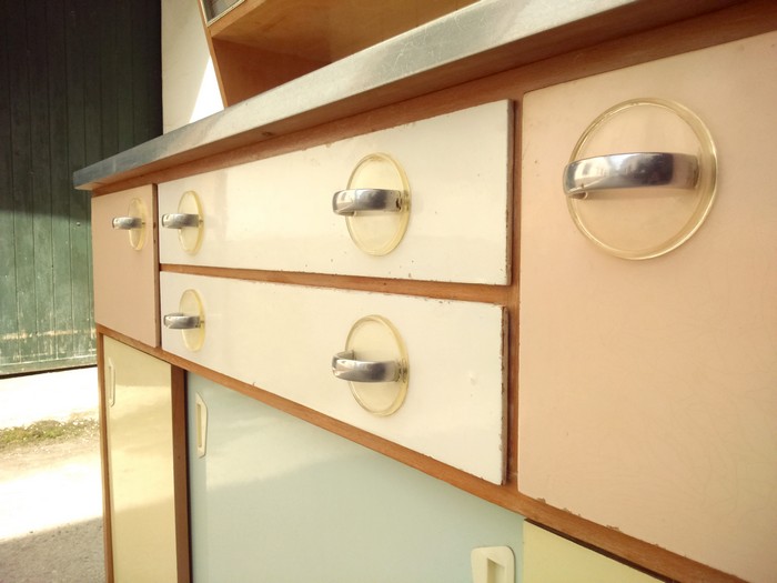 Vintage Küchenschrank midcentury Requisite Möbel Film Fotoshooting Pastell