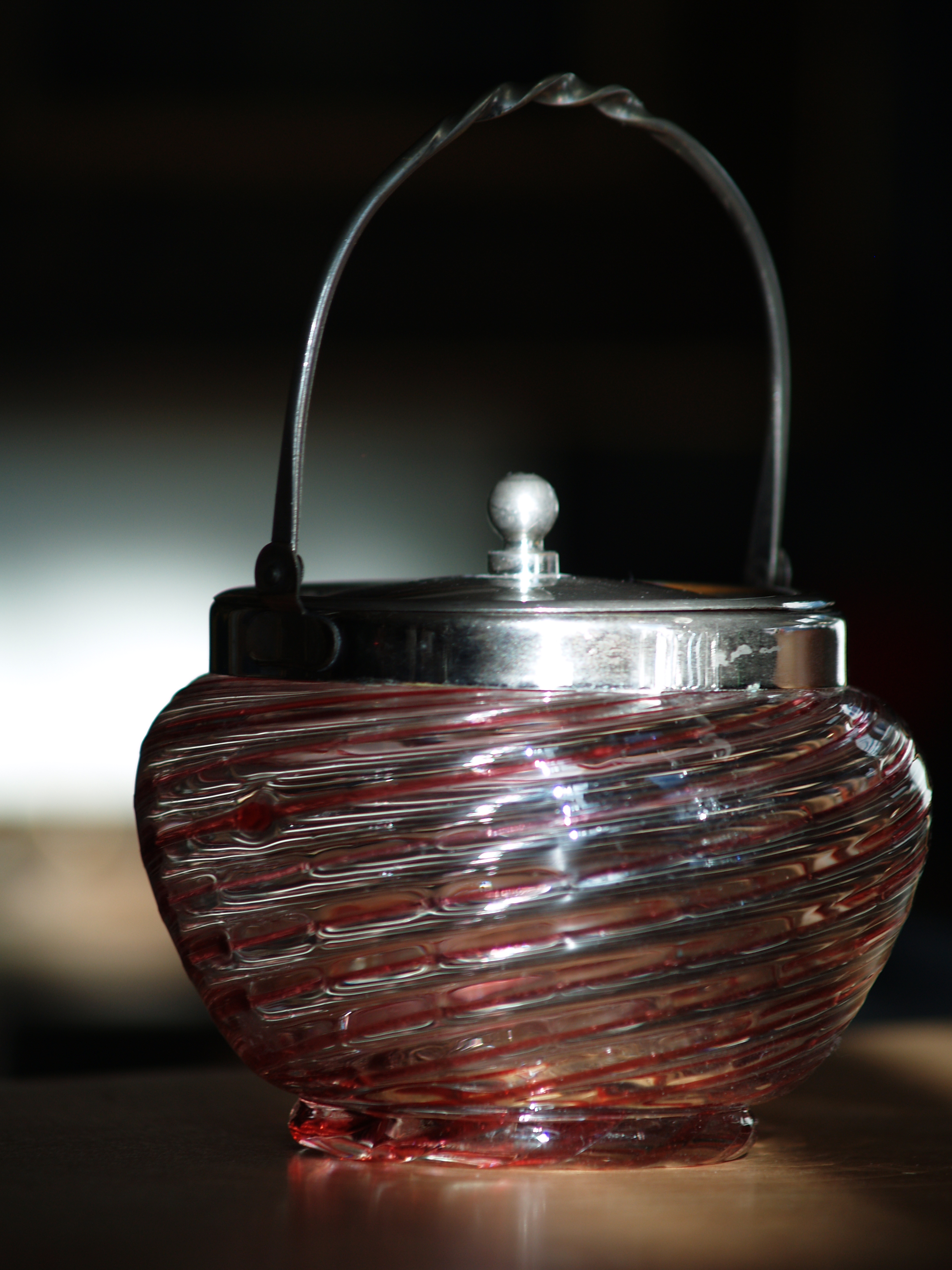 Deckeldose antik Keksdose Glas rot weiß Metall silber Keksdose Zuckerdose Vintage