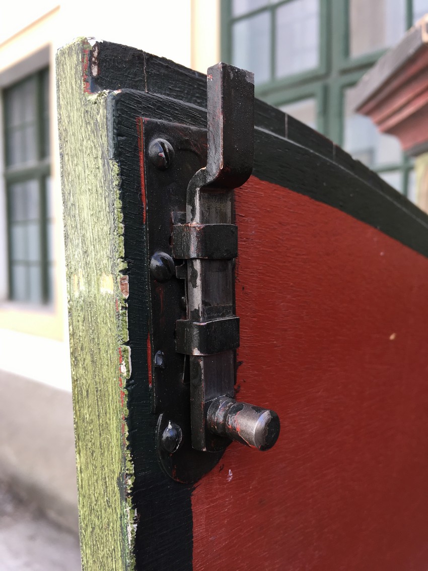 Bauernschrank Landhaus Möbel grün wunderschöner Kleiderschrank