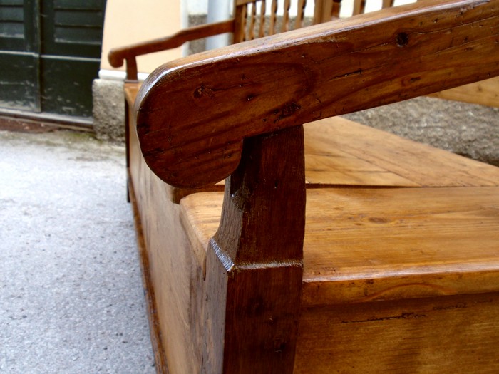 Sitzbank mit Truhe antik