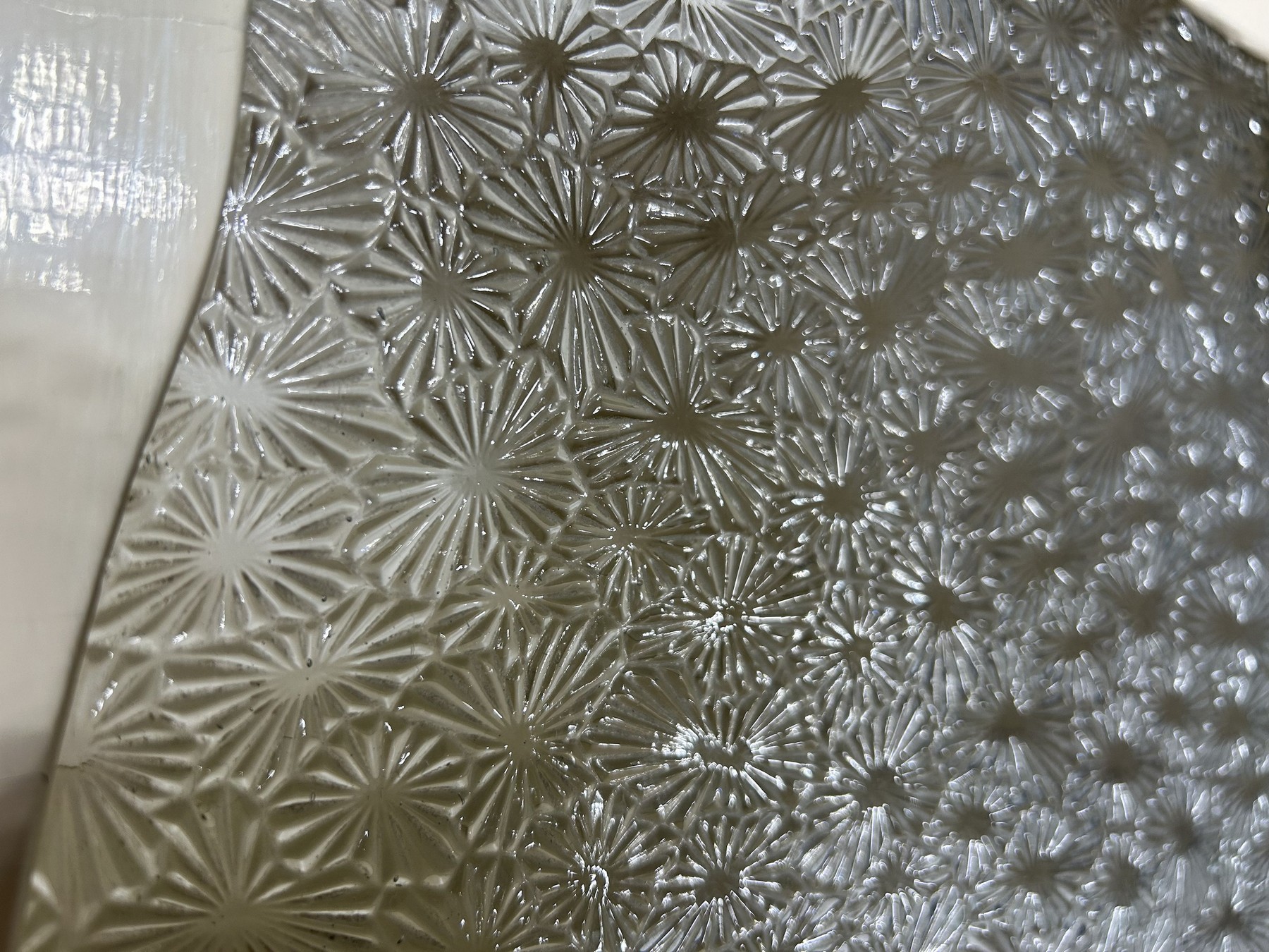 Eisblumen-Strukturglas Küchenschrank vintage creme