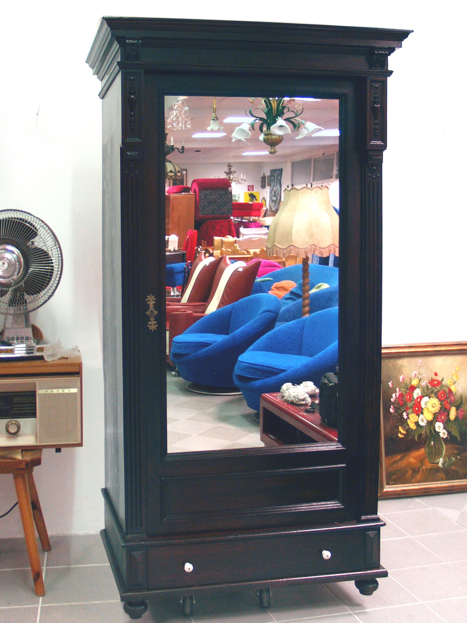 schrank antik spiegel Dielenschrank Garderobe restauriert Vitnage